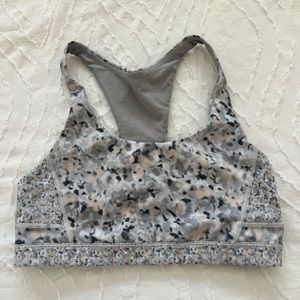 Lululemon sport bra size 6